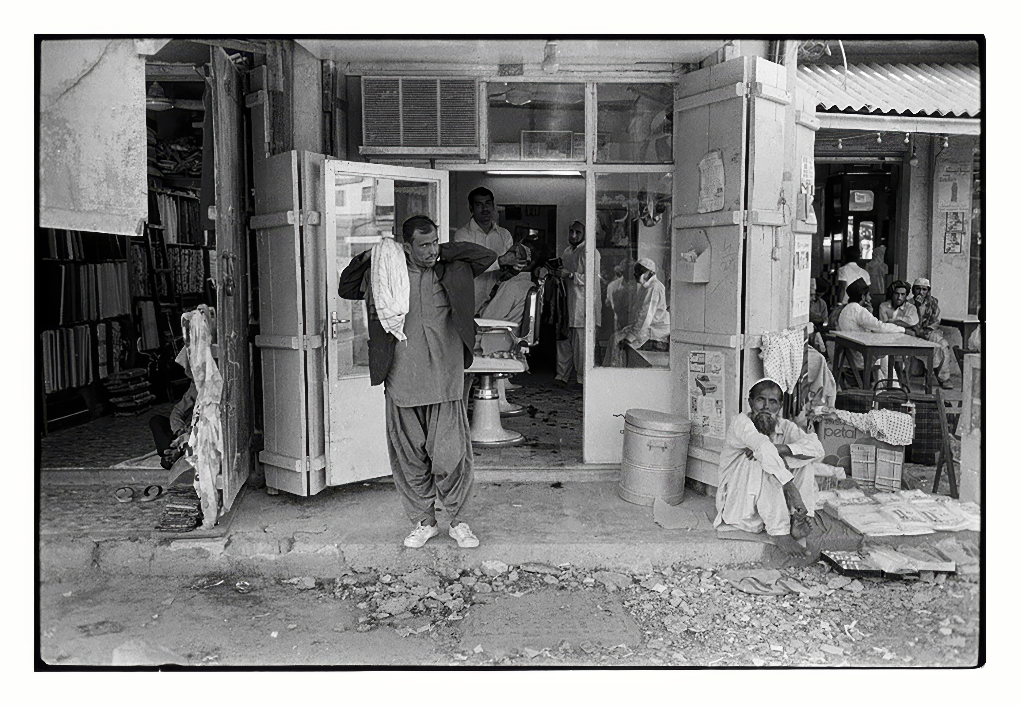 Barbershop-Tableaux,-Persian Gulf 1974